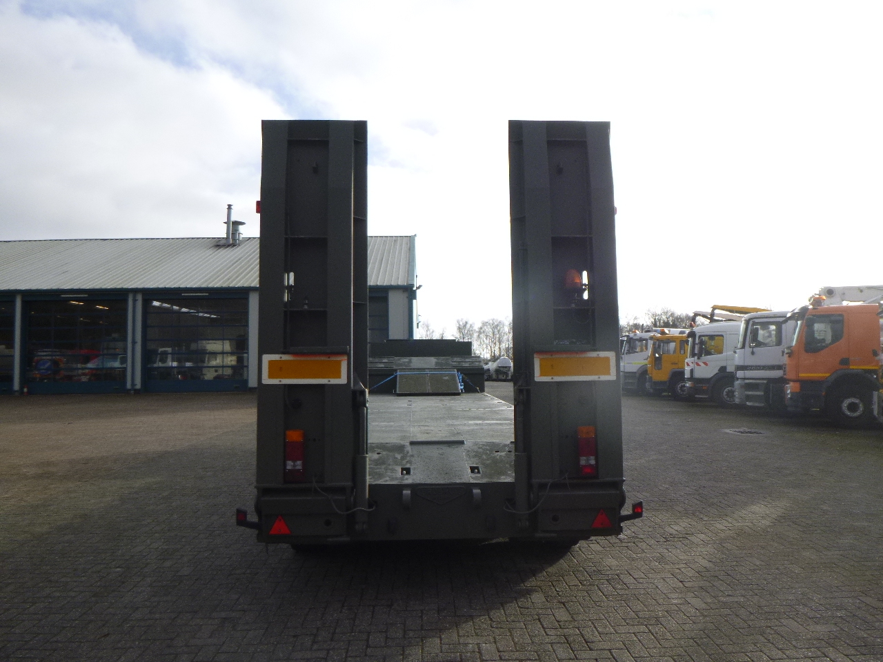 Lavloader semitrailer Broshuis 3-axle semi-lowbed trailer E-2130 / 73 t + ramps: bilde 10