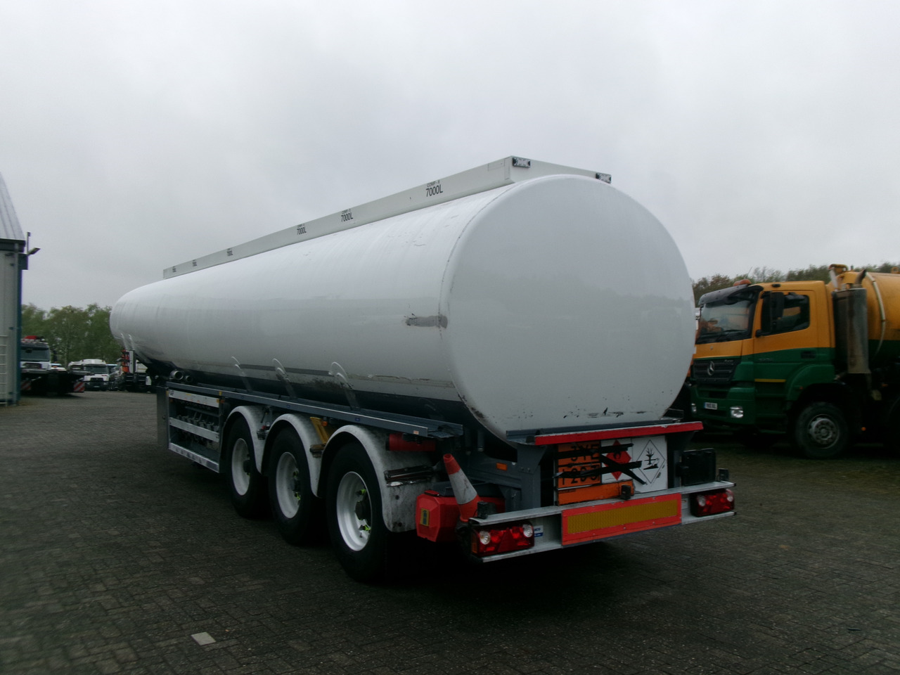 Tanksemi for transport av drivstoff L.A.G. Fuel tank alu 42 m3 / 6 comp + pump: bilde 3