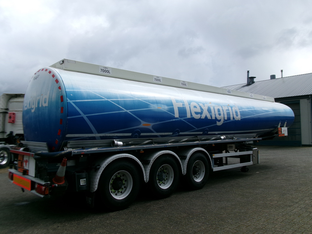 Tanksemi for transport av drivstoff L.A.G. Fuel tank alu 44.5 m3 / 6 comp + pump: bilde 4