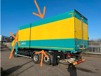 Container-transport/ Vekselflak lastebil