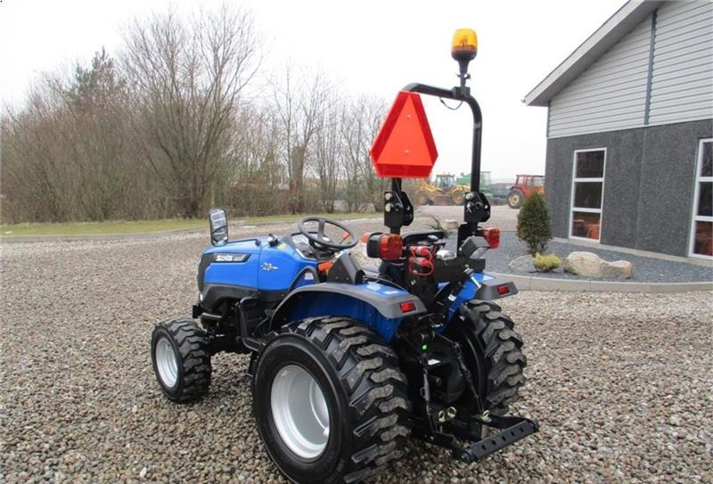 Kommunale traktor Solis 26 6+2 Gearmaskine med servostyring og industrihju