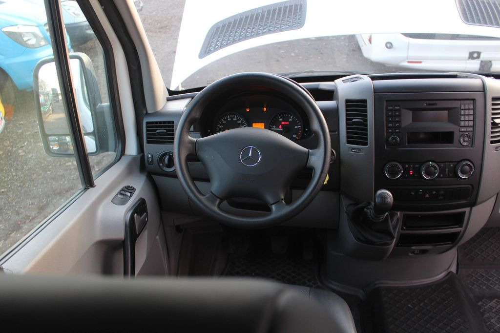 Mercedes-Benz Sprinter 214 CDI Hoch (314 CDi, 8 Fach bereift)  - Personenbil: bilde 5