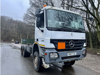 MERCEDES Actros 3332 6x6 Chassis cab - Chassis lastebil: bilde 1