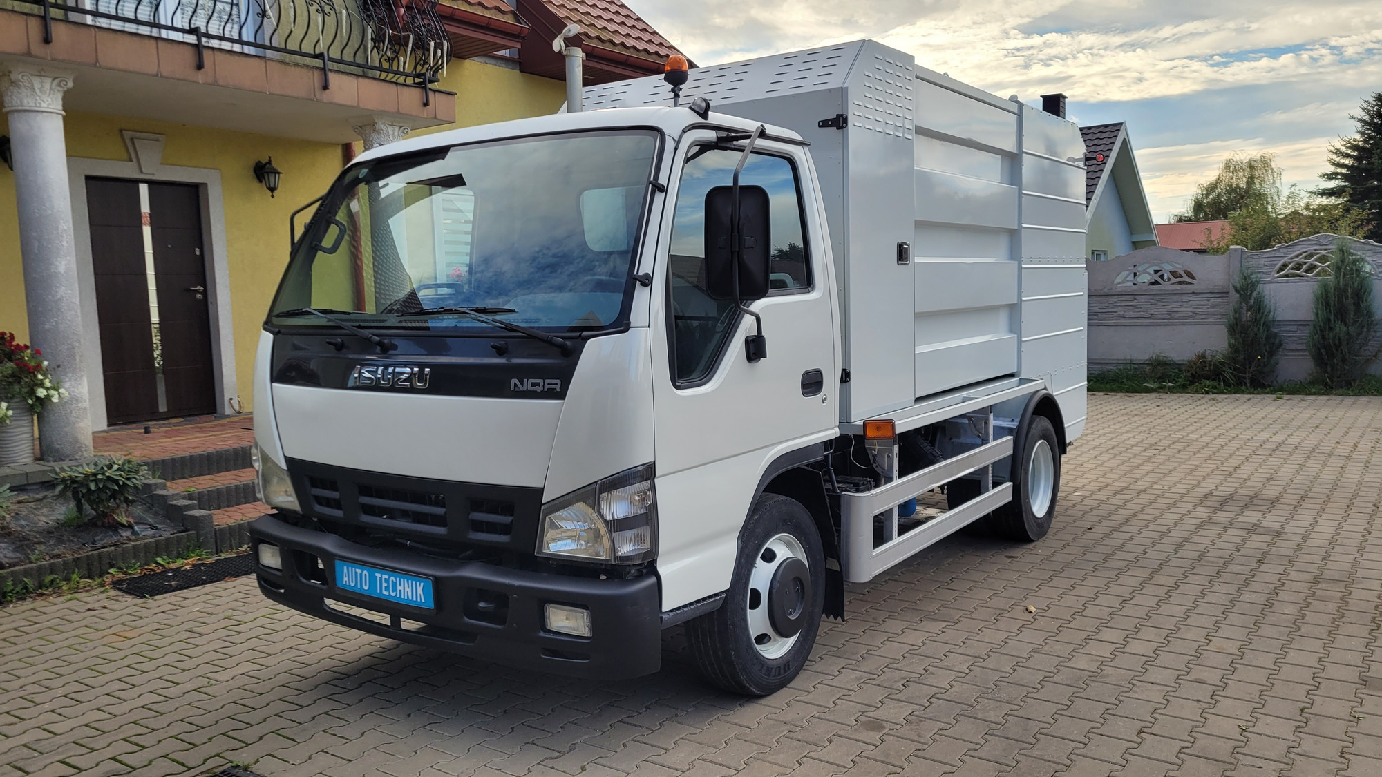 AUTO TECHNIK - Utility-/ Spesiell maskiner NISSAN undefined: bilde 16