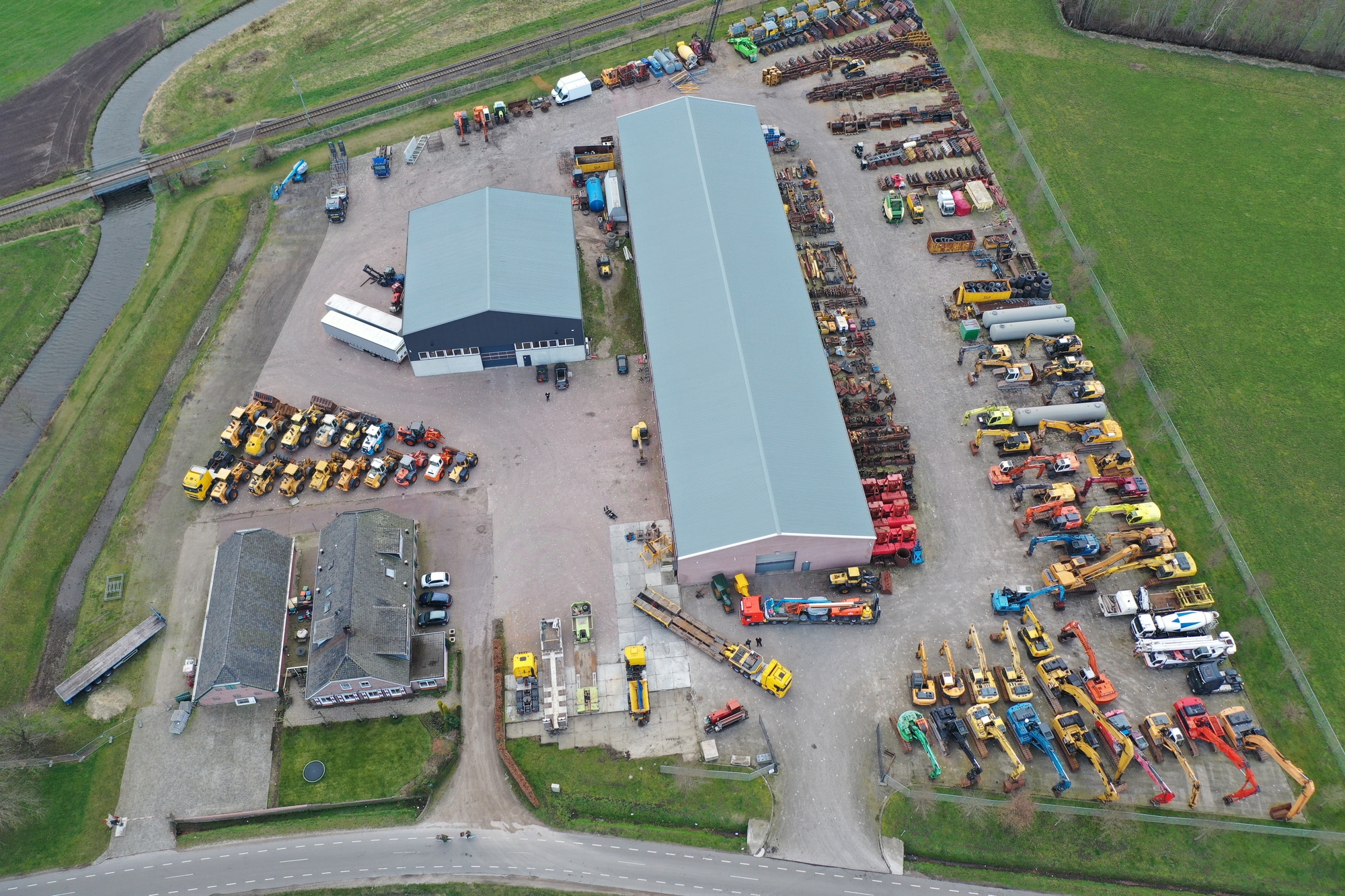 A.Z.Industrials B.V. - Bygg og anlegg - elbil undefined: bilde 1