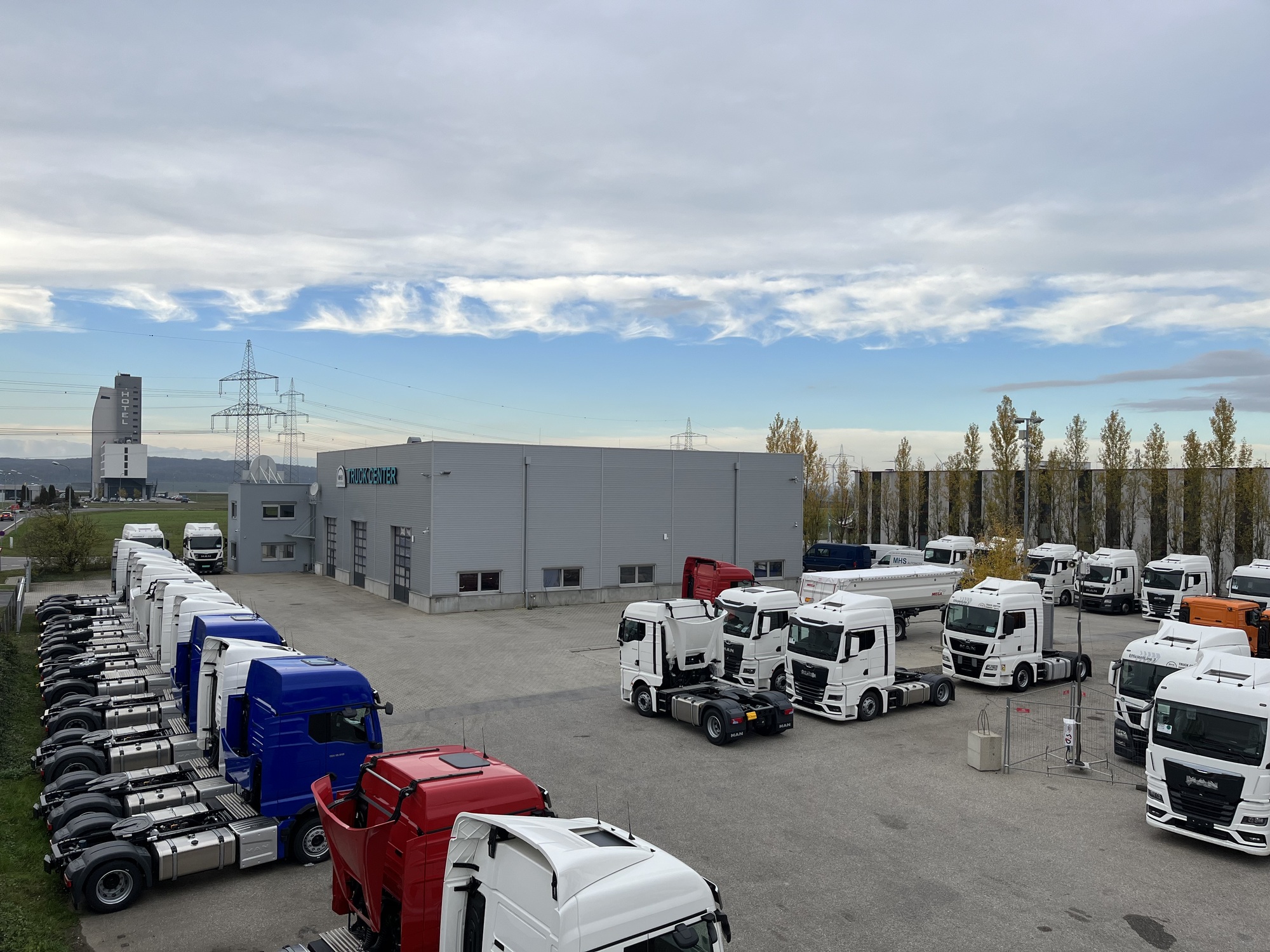 MHS Truck Center GmbH undefined: bilde 3