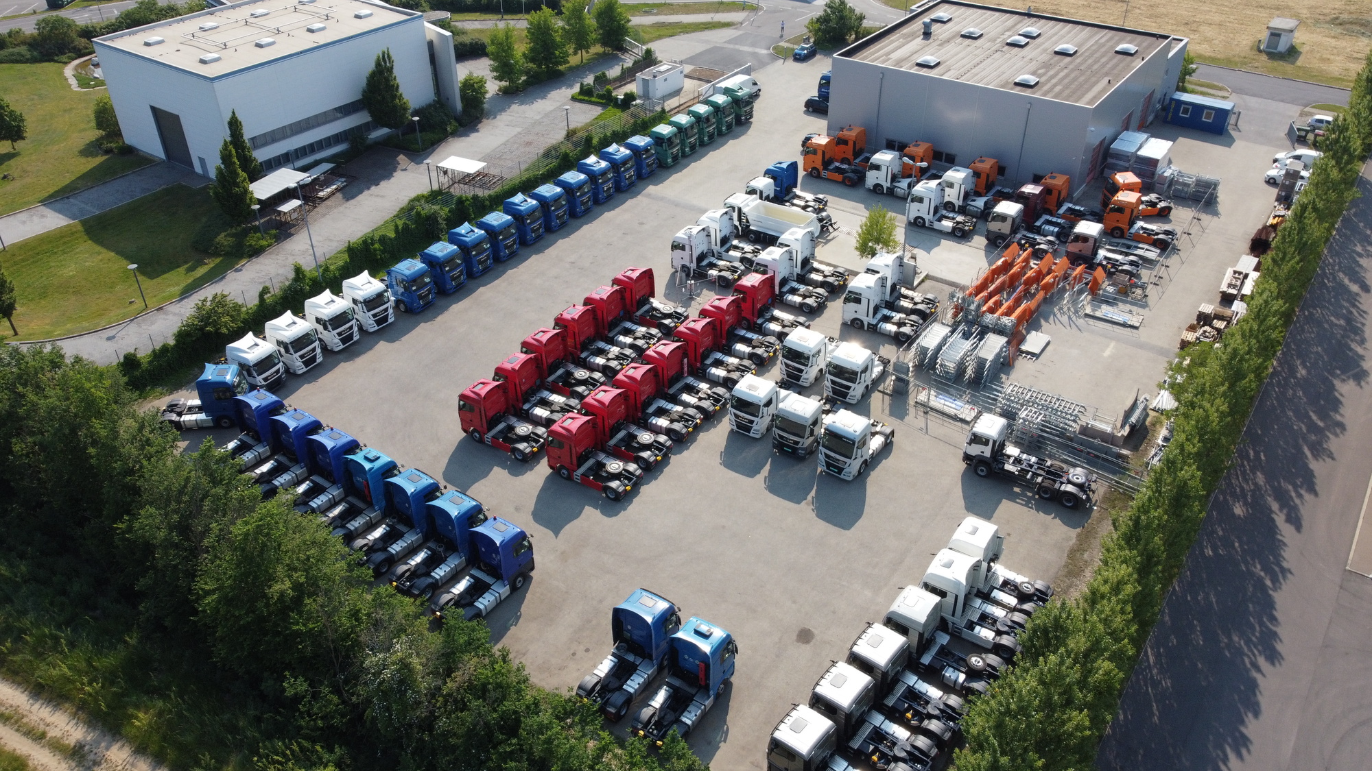 MHS Truck Center GmbH undefined: bilde 1