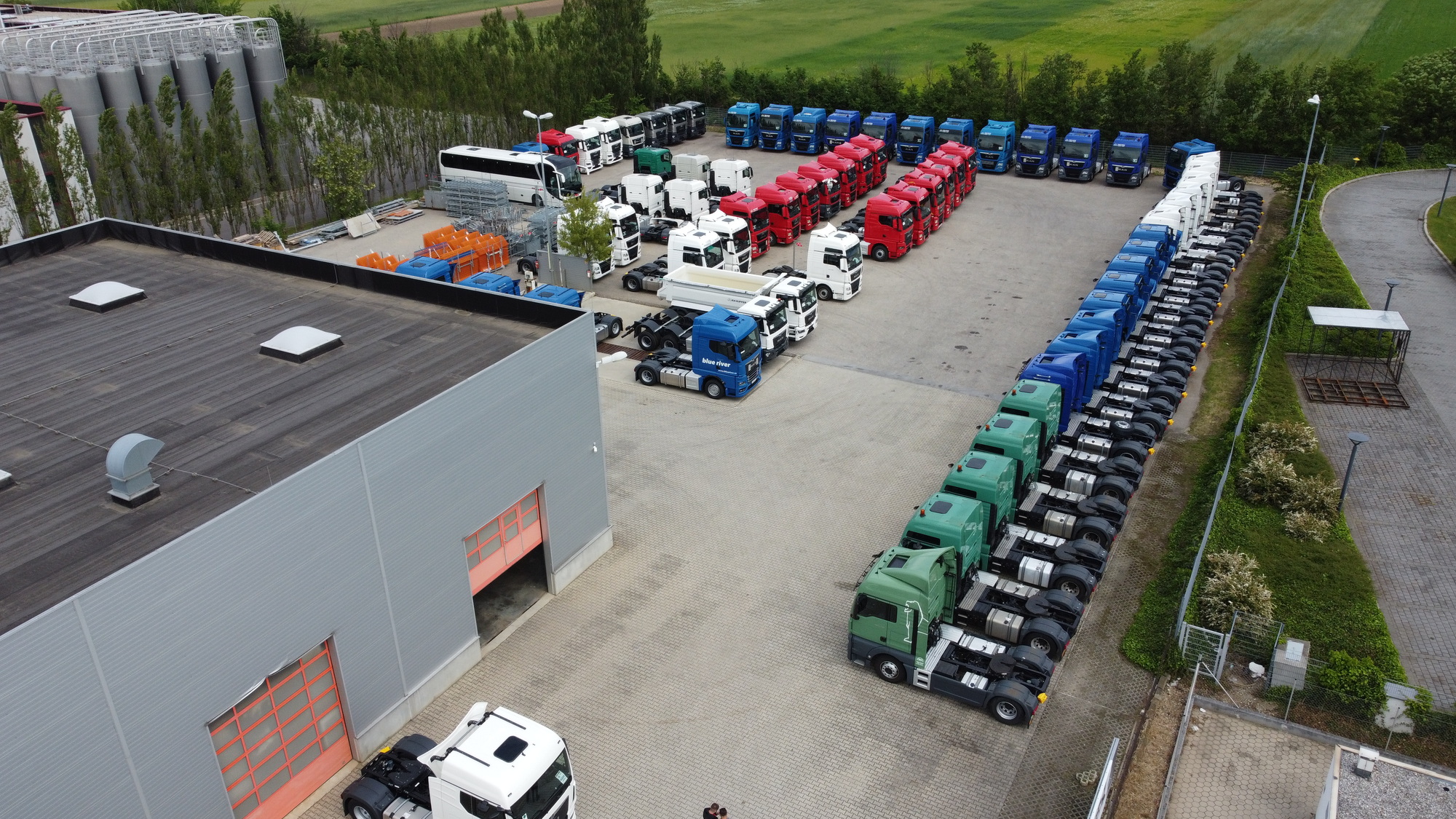 MHS Truck Center GmbH undefined: bilde 2