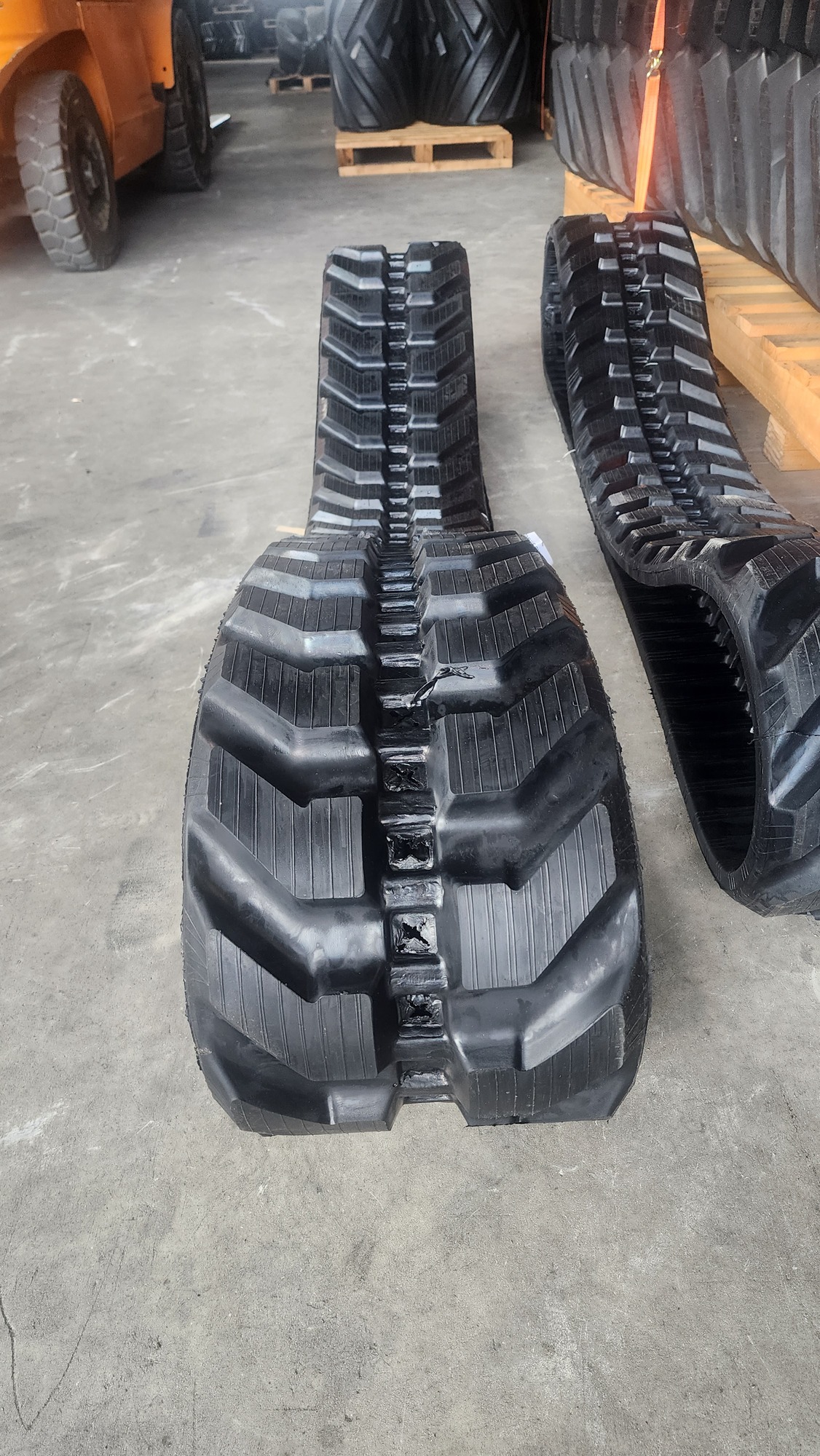 GLOBAL TRACK WAREHOUSE EUROPE GMBH undefined: bilde 8