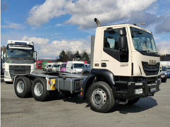 Trekkvogn Iveco Trakker 26.410 6x4 Manual Mały Przebieg tylko-46000km: bilde 5