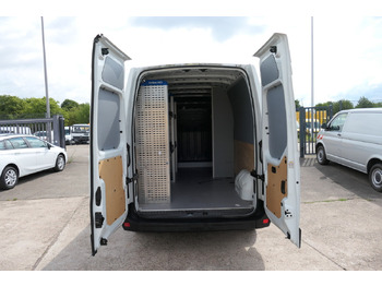 Kassebil RENAULT Master
