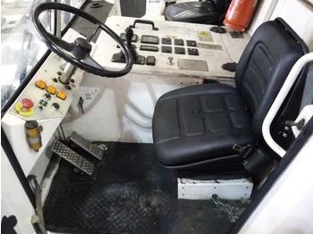 Leie Pushback Tractor TLD TMX400-30 Pushback Tractor TLD TMX400-30: bilde 4 Leie Pushback Tractor TLD TMX400-30 Pushback Tractor TLD TMX400-30: bilde 4