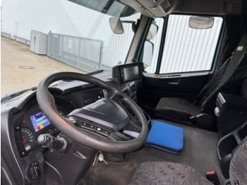 Interior photo 1: Trekkvogn Stralis AT440S46TZ 6x4 Stralis AT440S46TZ 6x4, EEV, Kipphydraulik