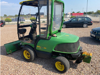 Kommunale traktor JOHN DEERE