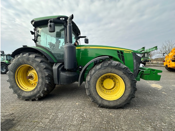 Traktor JOHN DEERE 8R Series
