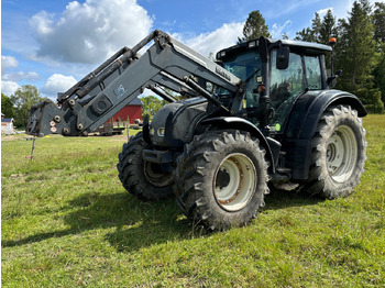 Traktor VALTRA N142