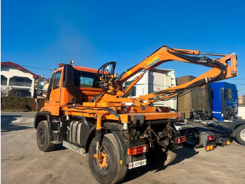 Lastebil UNIMOG U500