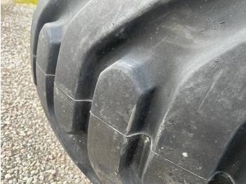 Komplett hjul Goodyear 23,5-25 Volvo A25 C: bilde 3
