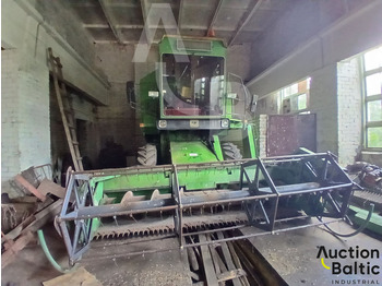 Skurtresker JOHN DEERE