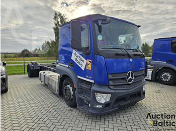 Chassis lastebil MERCEDES-BENZ Actros 1843