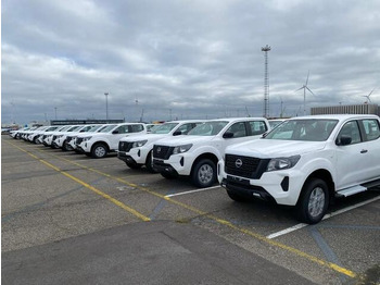 Varebil NISSAN Navara