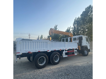 Kranbil SINOTRUK HOWO