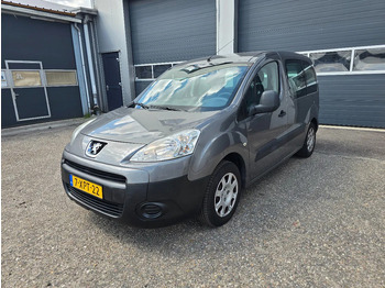 Personenbil PEUGEOT