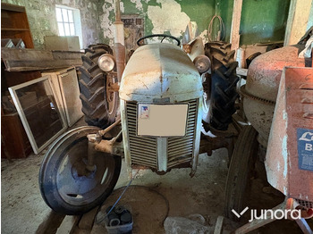 Traktor MASSEY FERGUSON