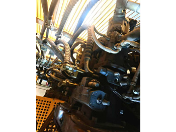 Leie XCMG official used XGC28000 large crawler crane for sale XCMG official used XGC28000 large crawler crane for sale: bilde 2