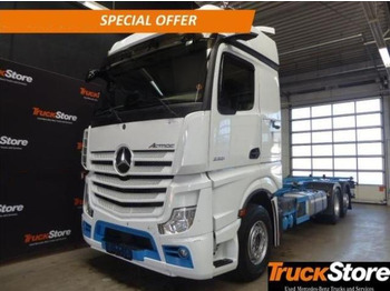 Container-transport/ Vekselflak lastebil MERCEDES-BENZ Actros 2551