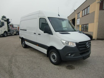 Kassebil MERCEDES-BENZ Sprinter 319