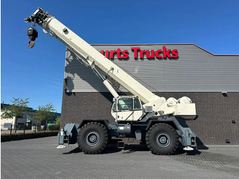 Røff terreng kran TEREX