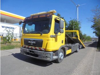 Transporter lastebil MAN TGL 8.220