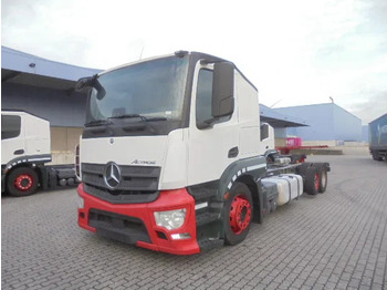 Transporter lastebil MERCEDES-BENZ Actros
