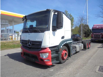 Transporter lastebil MERCEDES-BENZ Actros