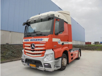 Trekkvogn MERCEDES-BENZ Actros 1942