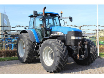 Traktor New Holland TM175: bilde 2