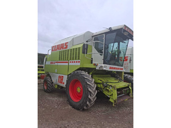 Tresker CLAAS Dominator