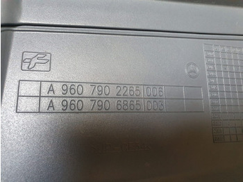 Reservedeler for Lastebil MERCEDES-BENZ Mercedes-Benz Actros MP4 EURO6 emission, cab spoilers, cab deflectors set 9607900144, 9607900244, 9607902265, 9607906865, 9607900544, 96079005449135, 9607905665, 9607900365, 9618850053, 9618850253, 96: bilde 4 Reservedeler for Lastebil MERCEDES-BENZ Mercedes-Benz Actros MP4 EURO6 emission, cab spoilers, cab deflectors set 9607900144, 9607900244, 9607902265, 9607906865, 9607900544, 96079005449135, 9607905665, 9607900365, 9618850053, 9618850253, 96: bilde 4