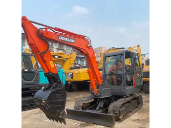 Beltegraver 90% new Korea Doosan 6ton dx60 dx55 dx75 excavator: bilde 2