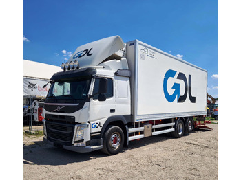 Lastebil med kjøl VOLVO FM