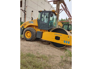 Kompaktor XCMG XS223J