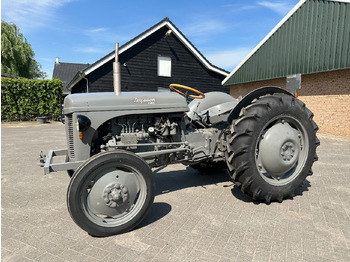 Traktor