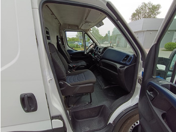 Interior photo 1: Leie IVECO Daily 35S14N 12m3 IVECO Daily 35S14N 12m3