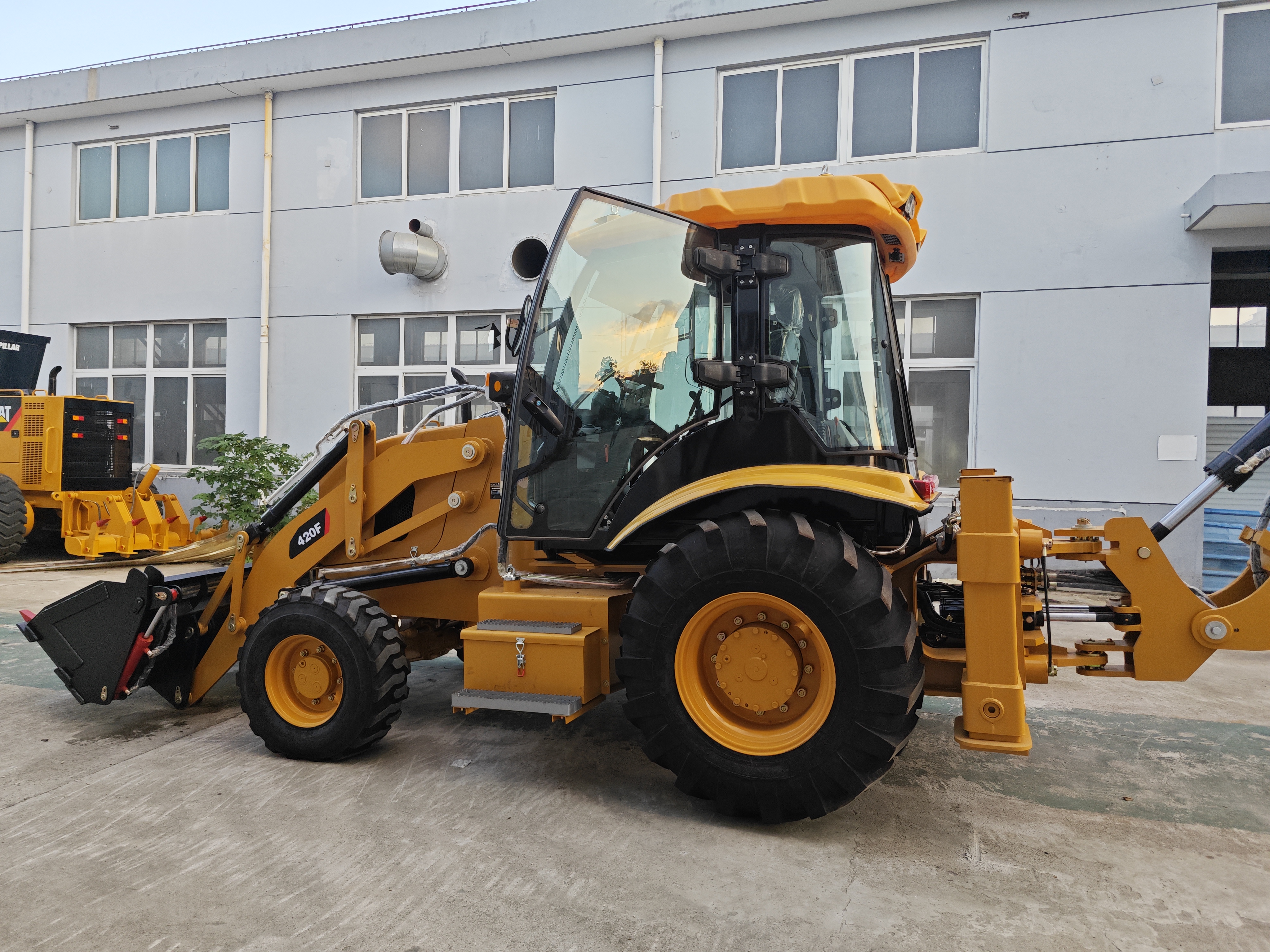 Traktorgraver CATERPILLAR 420F