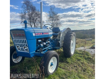 Traktor FORD