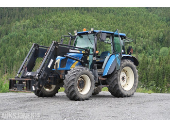 Traktor NEW HOLLAND T5000