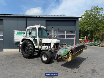 Traktor FORD