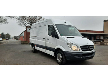 Kassebil MERCEDES-BENZ