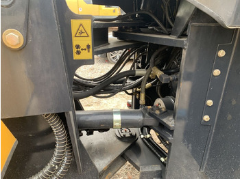 Ny Traktorgraver LiuGong 835H: bilde 3